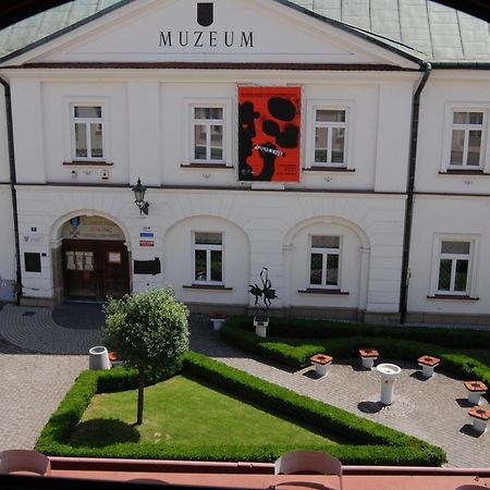 Hostel Promenada Rzeszów Exteriör bild