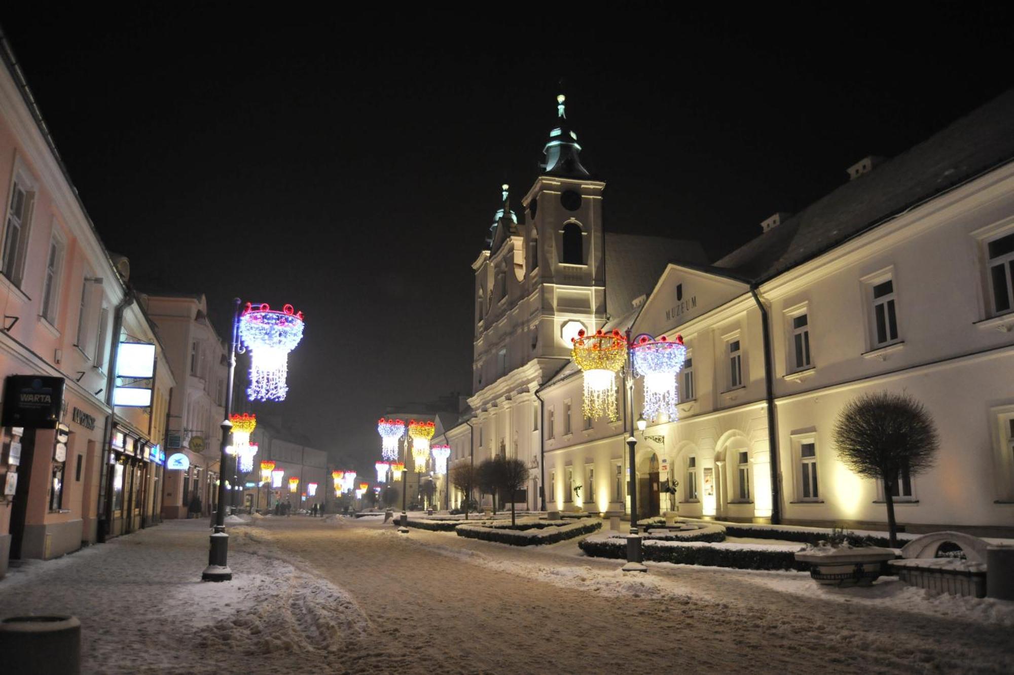 Hostel Promenada Rzeszów Exteriör bild